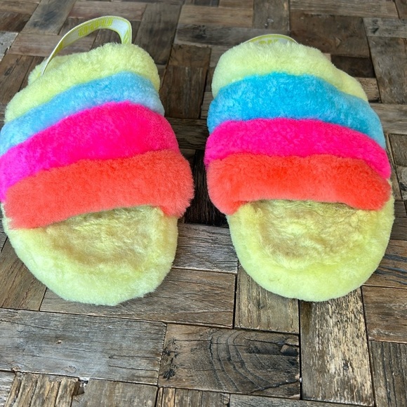 UGG Fluff Yeah Kids Rainbow Multi Color Slides Size 5(Big Kid) - Picture 2 of 8